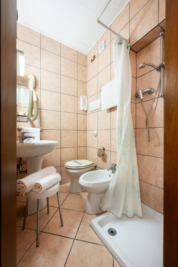 Camelia Rooms Venice Guesthouse Mestre Exterior photo