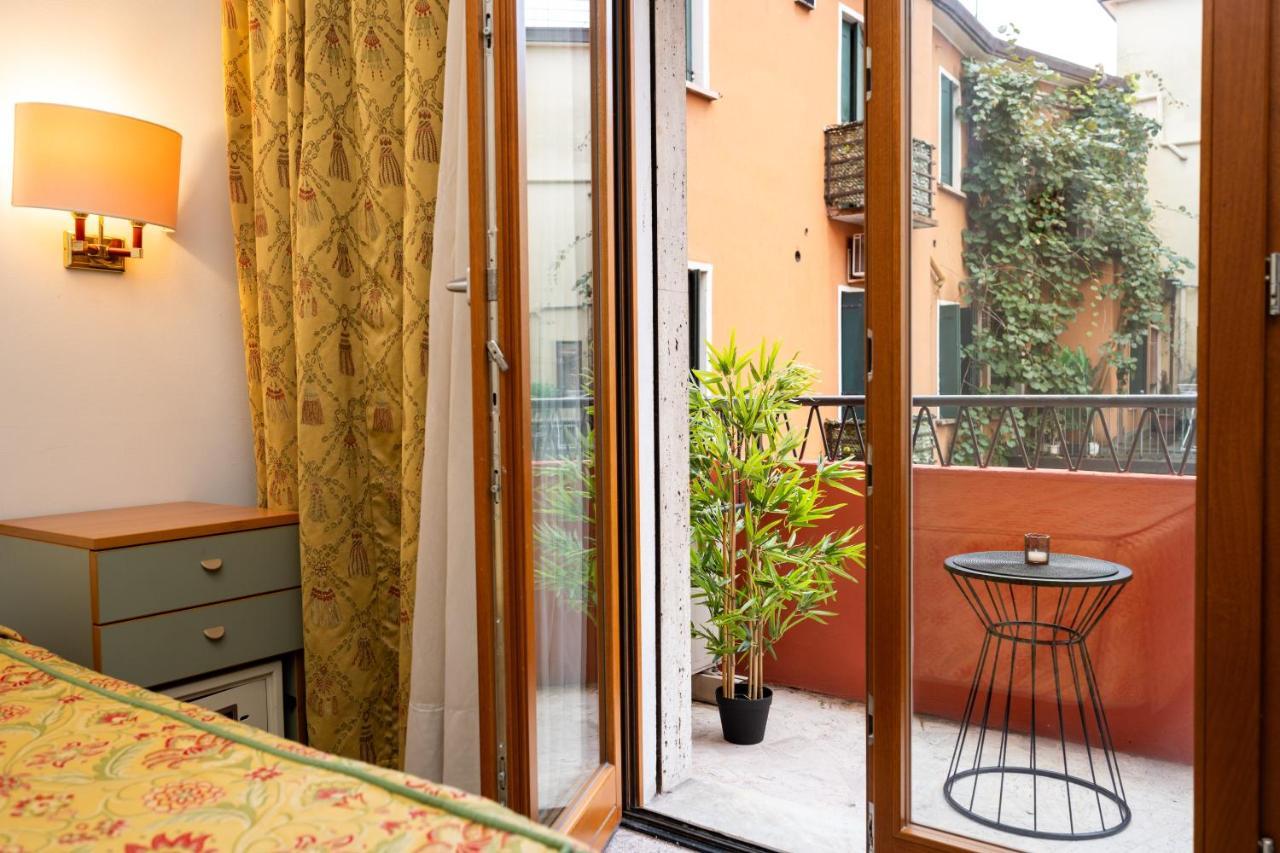 Camelia Rooms Venice Guesthouse Mestre Exterior photo